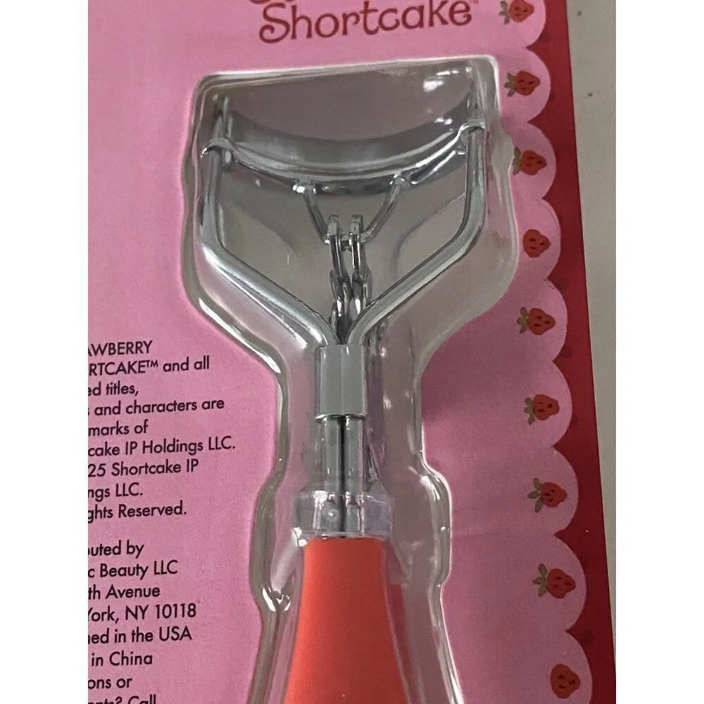 Taste Beauty Strawberry Shortcake Red Eyelash Curler NEW‎